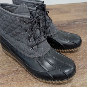 Women's Quilted Lace-Up Winter Boots - Black and Gray